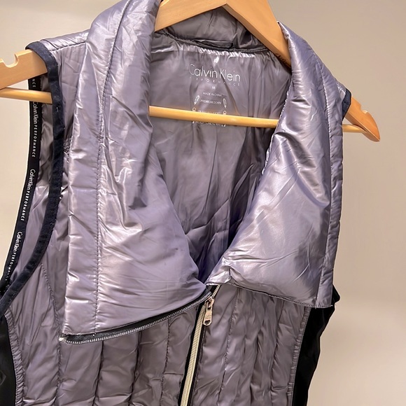 NWOT Calvin Klein Performance Puffer Vest - Picture 3 of 14